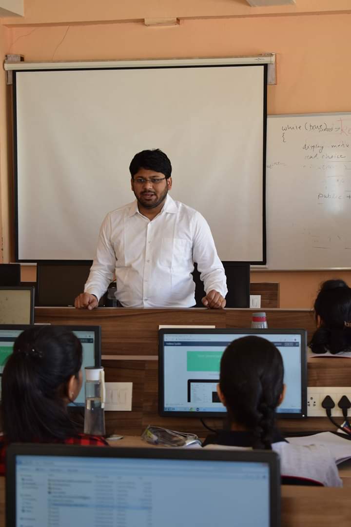 Workshop on Tableau -A Business Intelligence Tool  for Third year students1