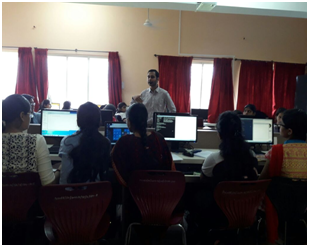 Workshop on Cloud Computing-Speaker delivering session
