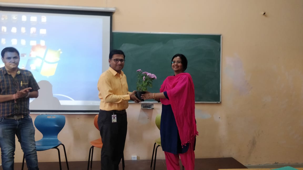TE students of Computer engineering Department participant Expert Lecture on “Design & Analysis Of Algorithm”.