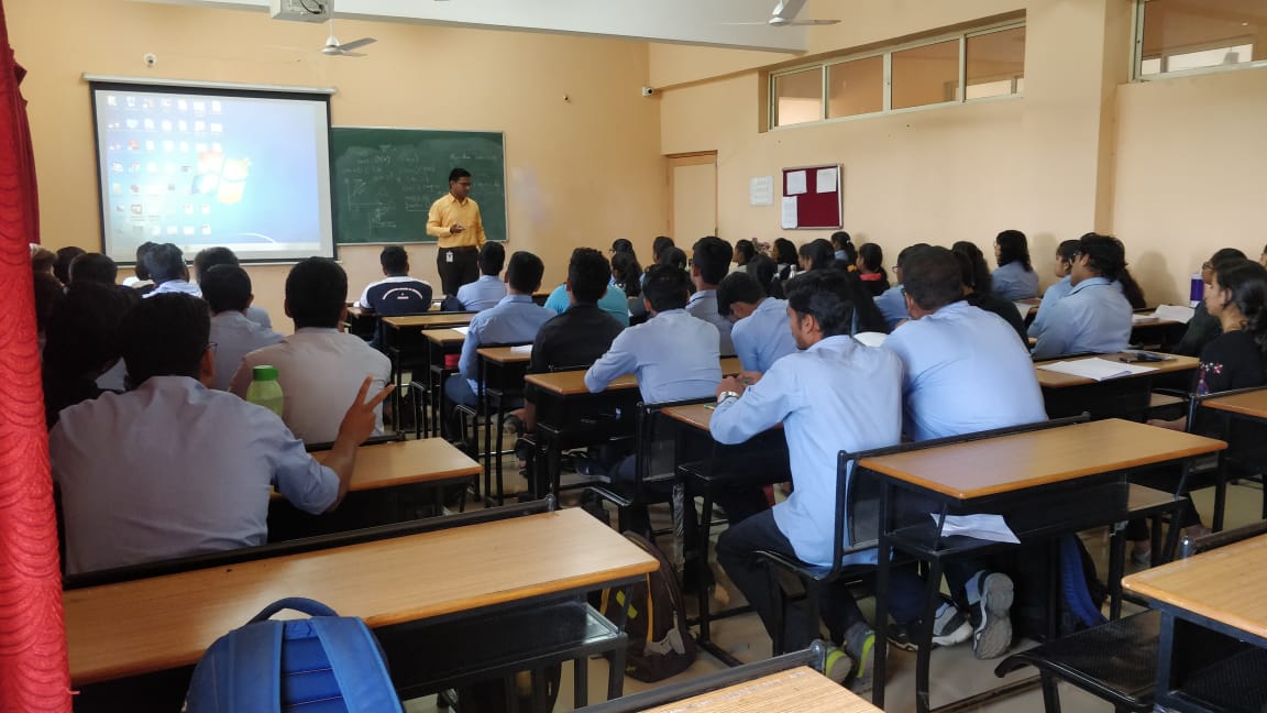 TE students of Computer engineering Department participant Expert Lecture on “Design & Analysis Of Algorithm”.